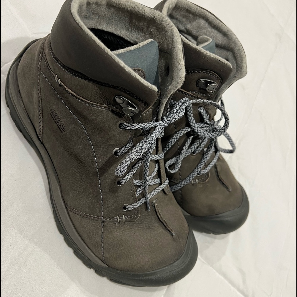 Keen hiking boots sz 11